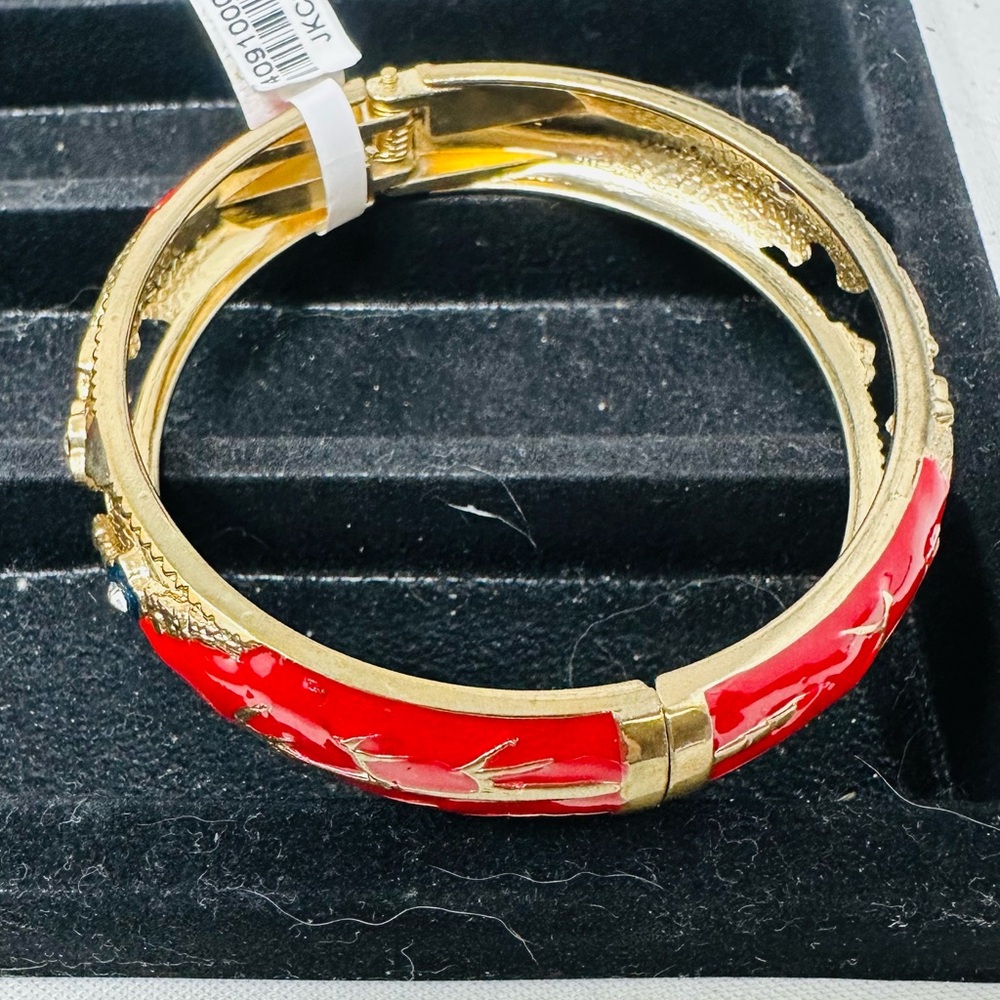 Vintage style enamel bangle